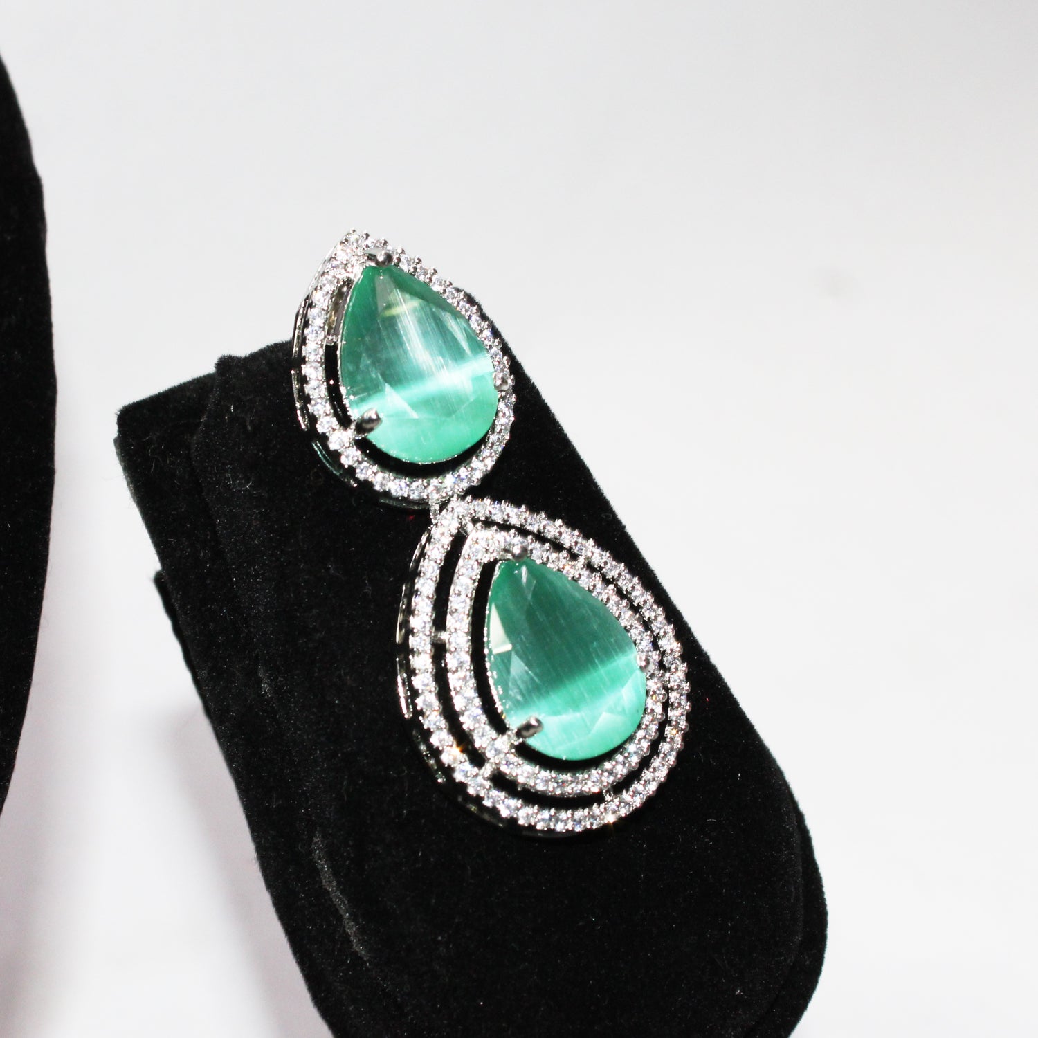 NeckLes & Earrings - R15 -A