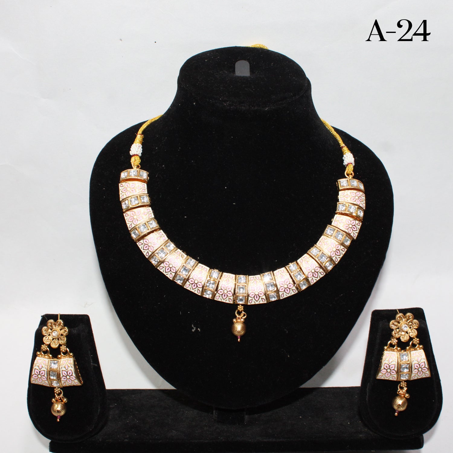 Neckles & Earrings - A-24