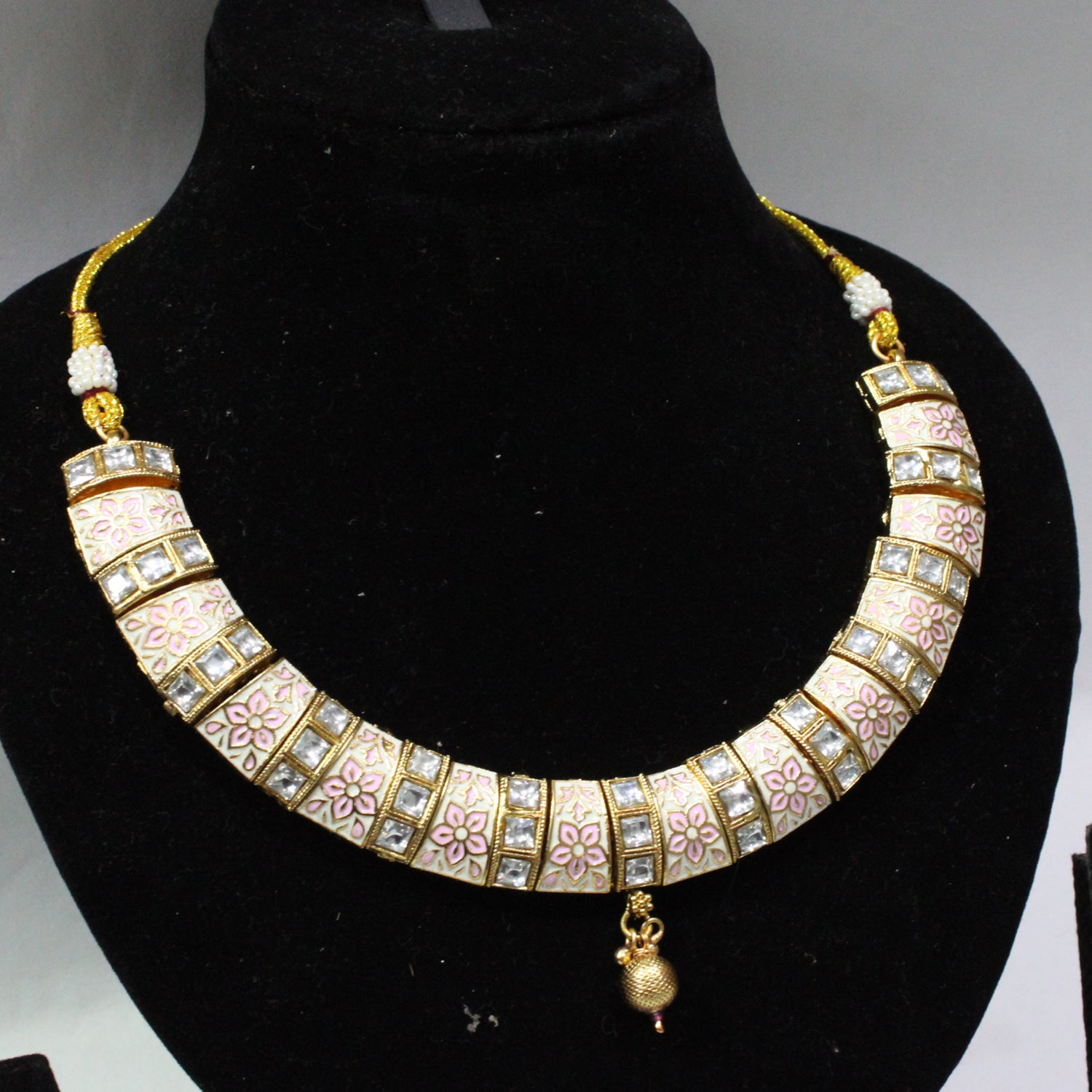 Neckles & Earrings - A-24