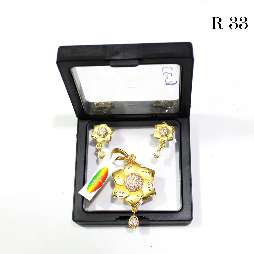Pendent with Earrings R33