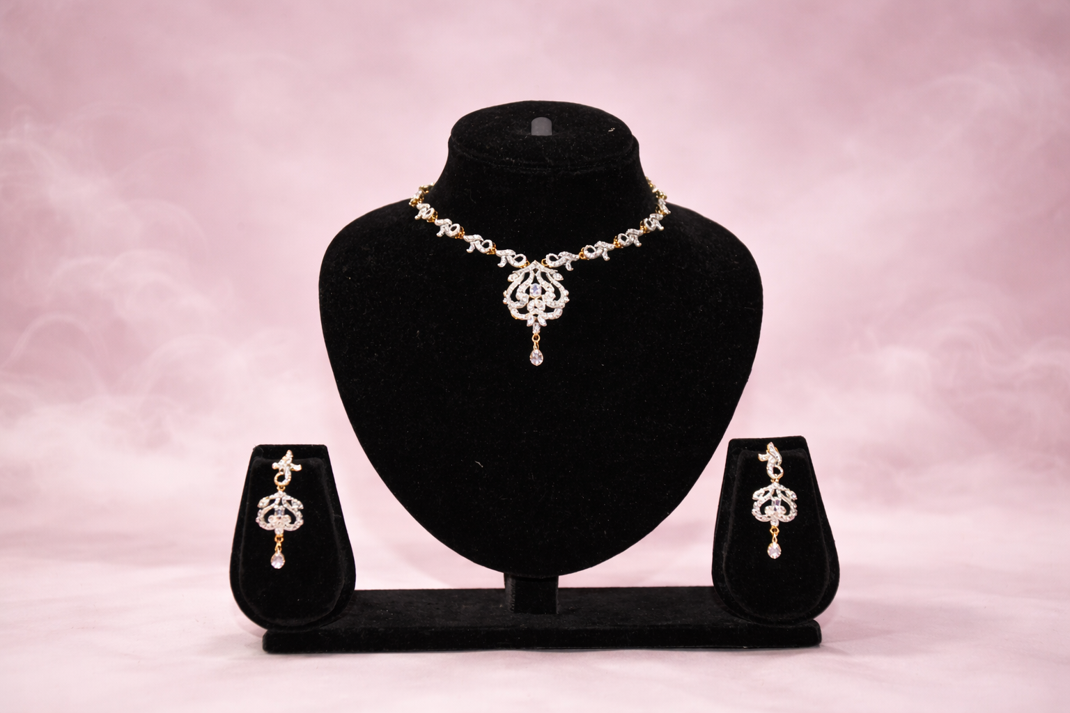 Neckles-A-28