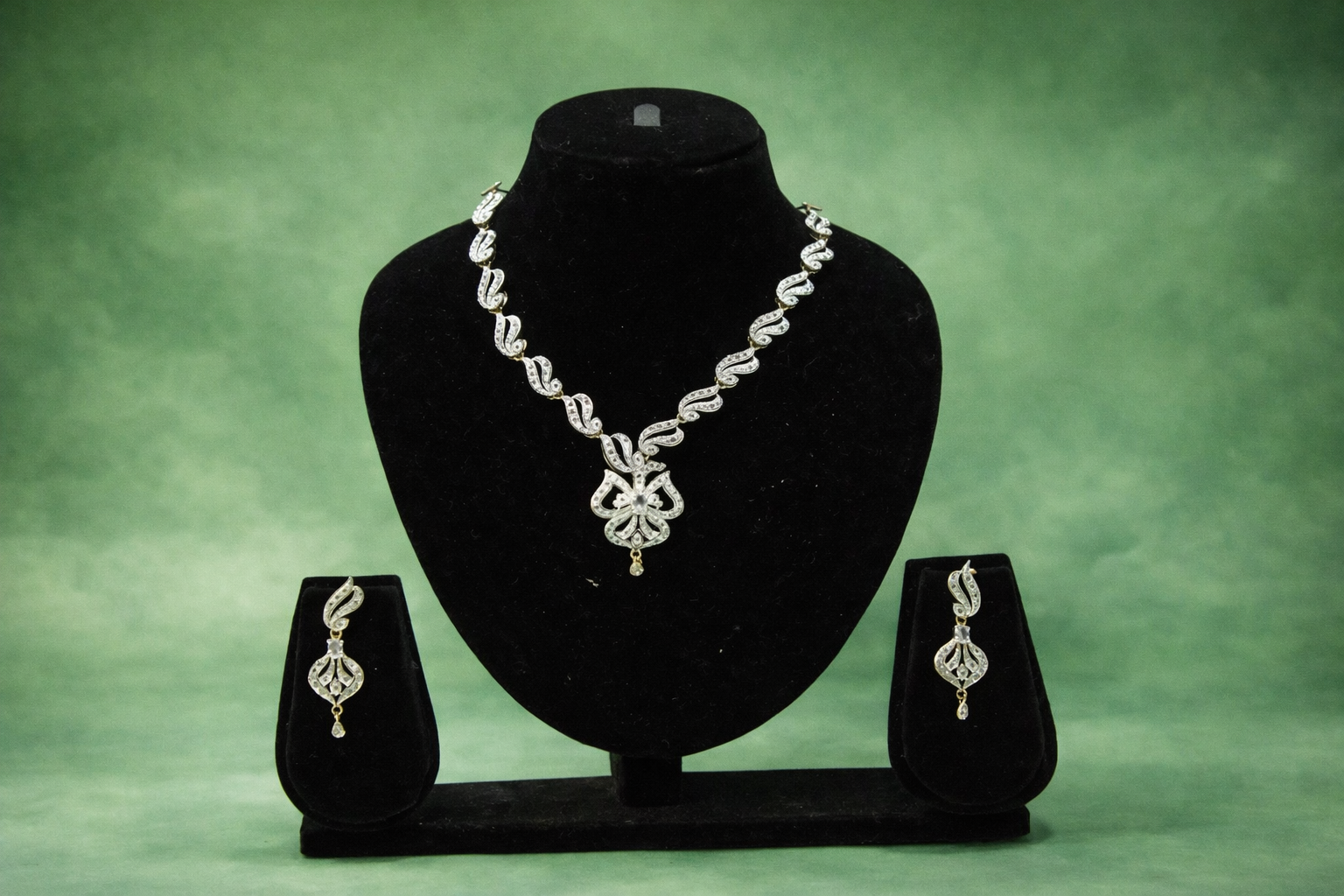 Neckles-A-27