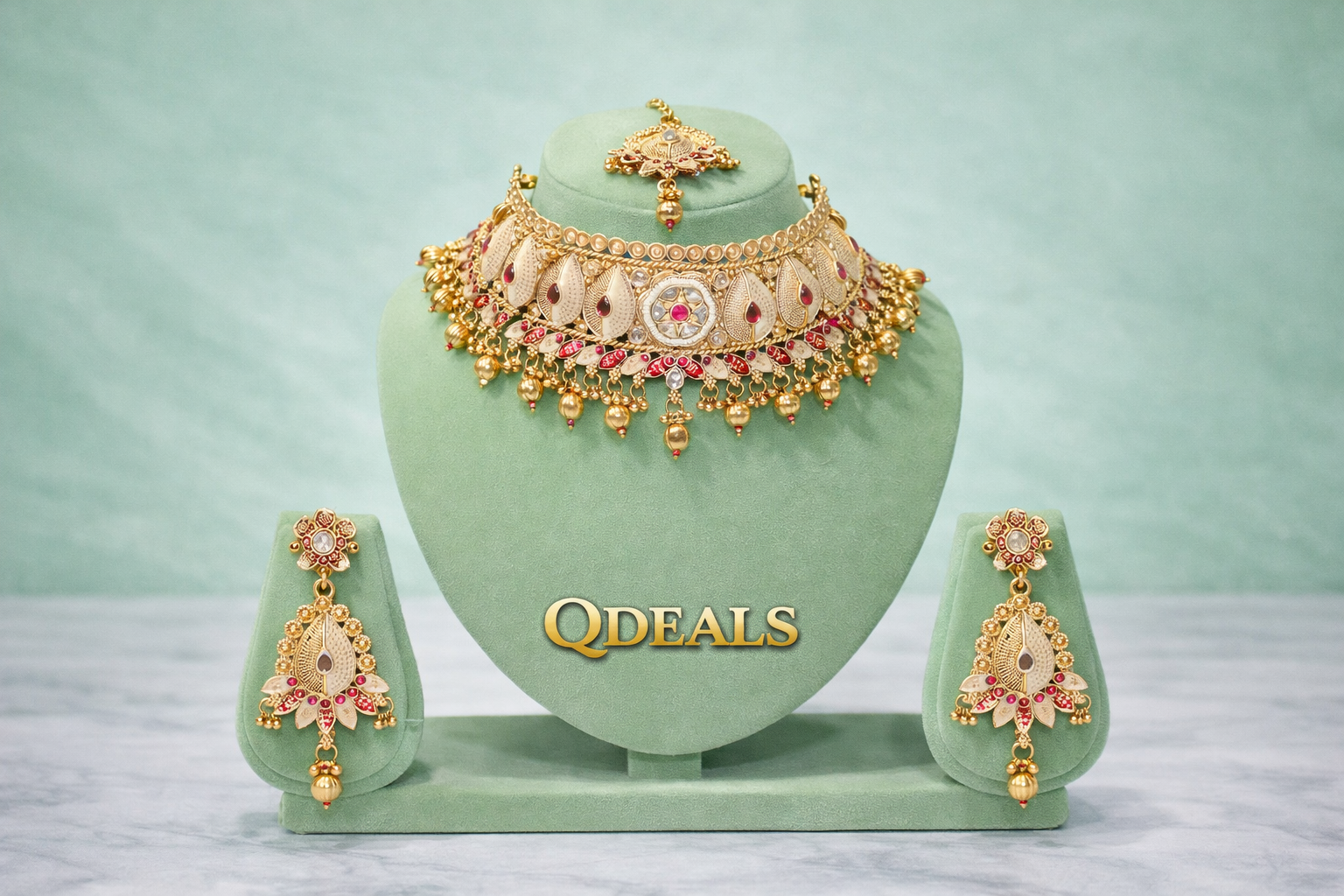 Neckles- A-09