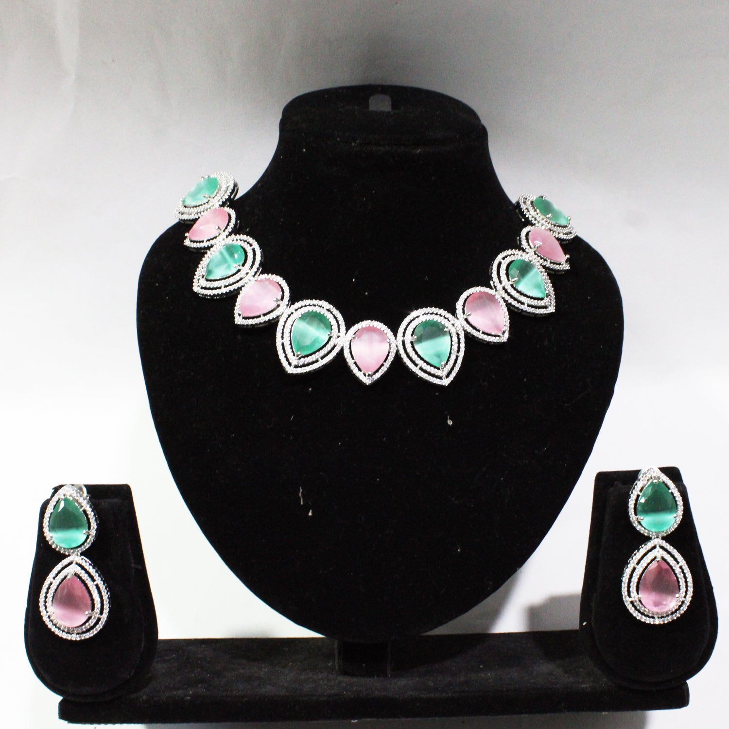 NeckLes & Earrings -R15-B
