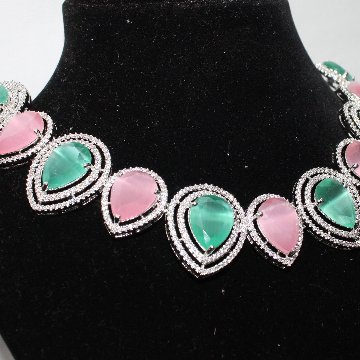 NeckLes & Earrings -R15-B