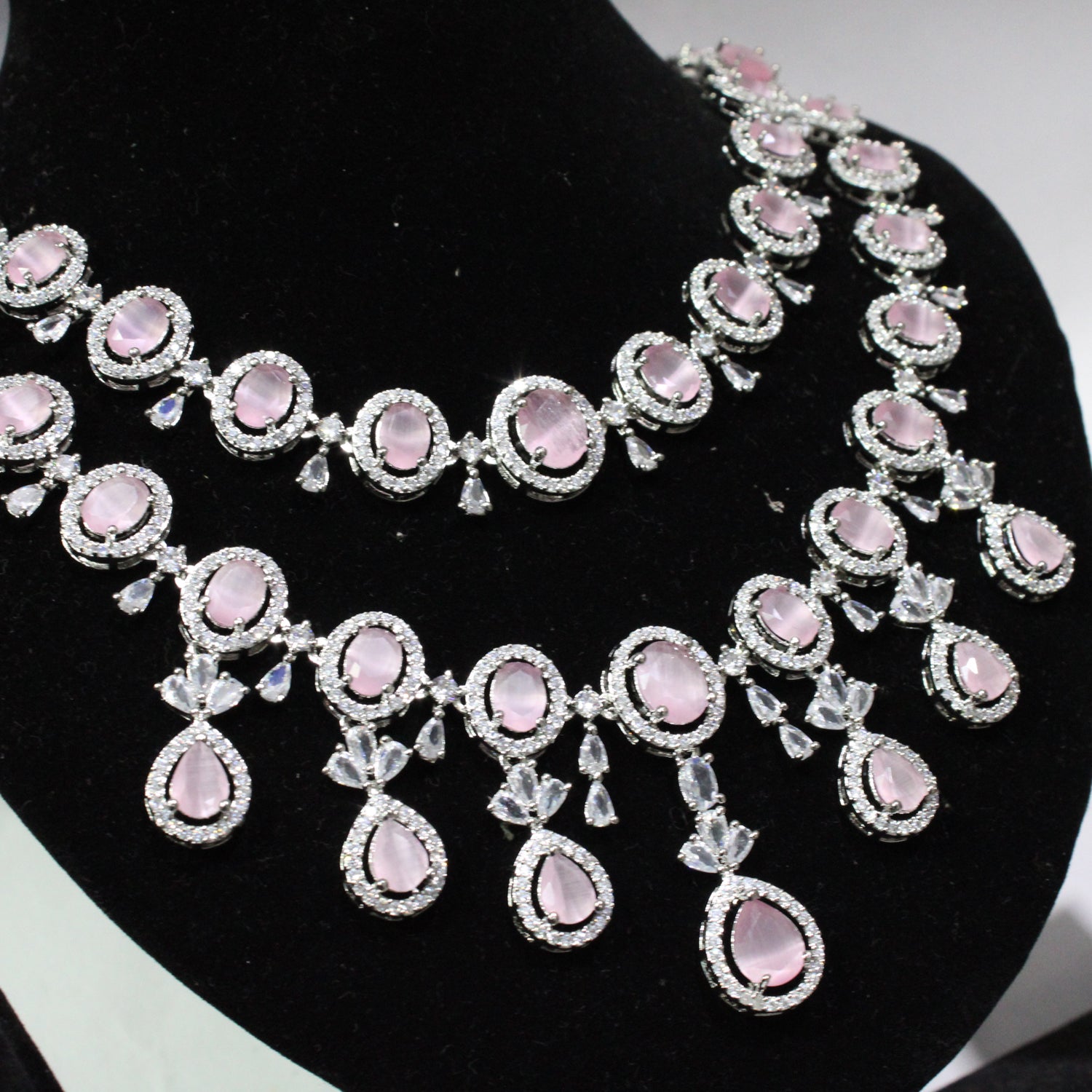 NeckLes & Earrings -R13