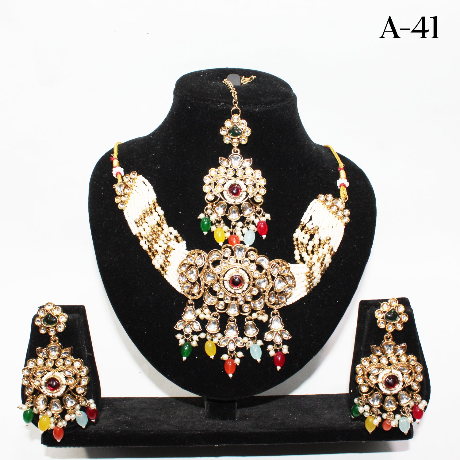 Neckles & Earrings - A44