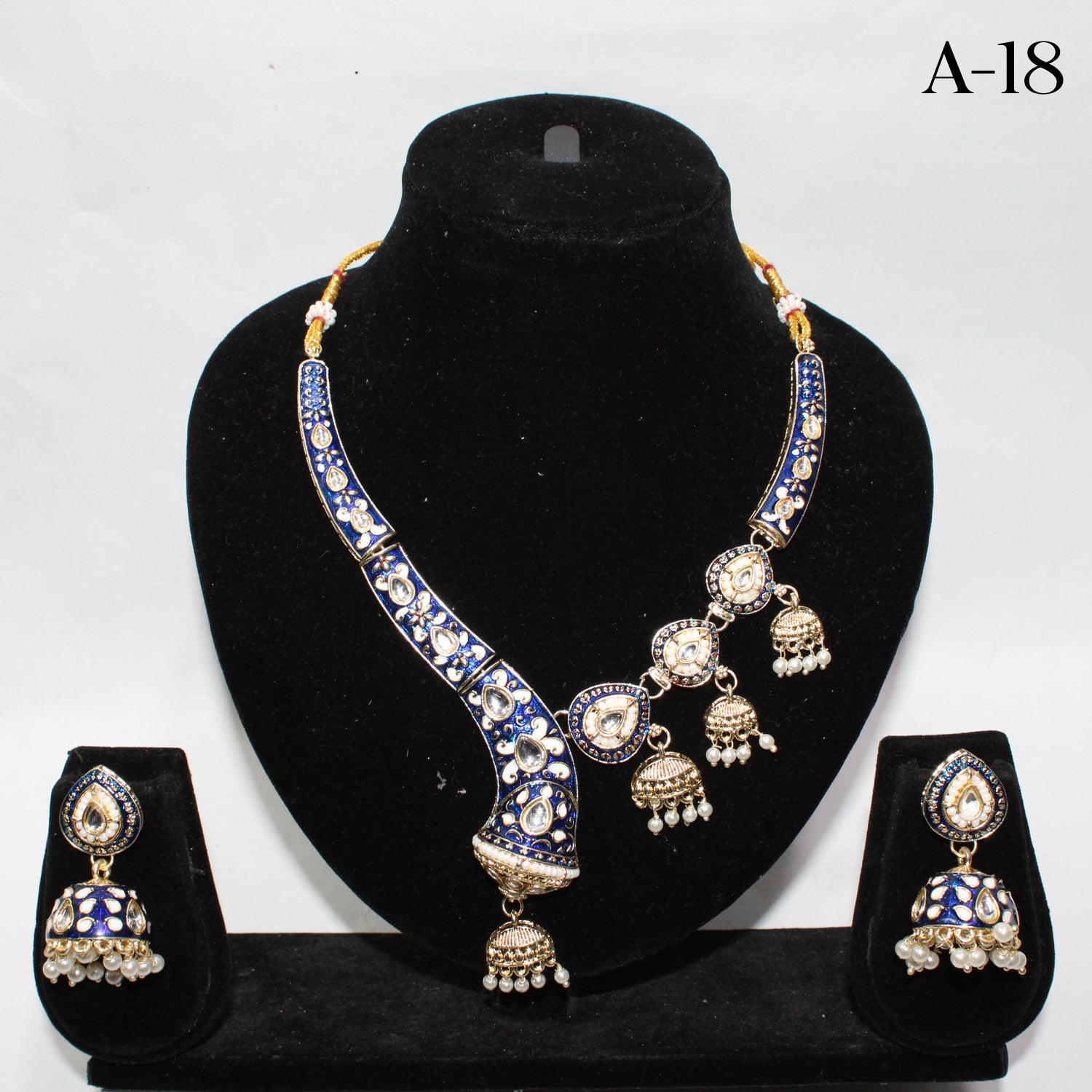 Neckles & Earrings - A-18