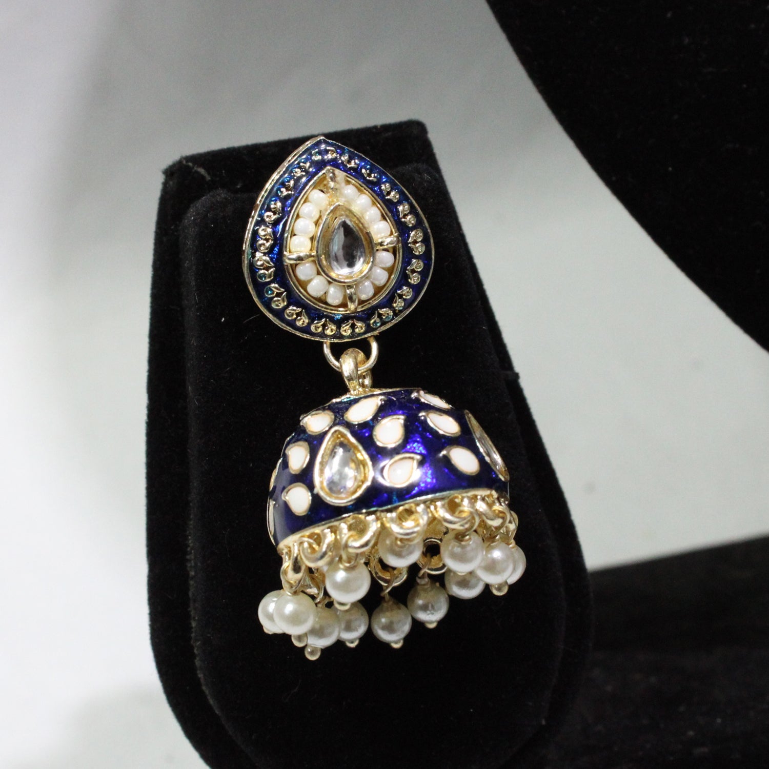 Neckles & Earrings - A-18
