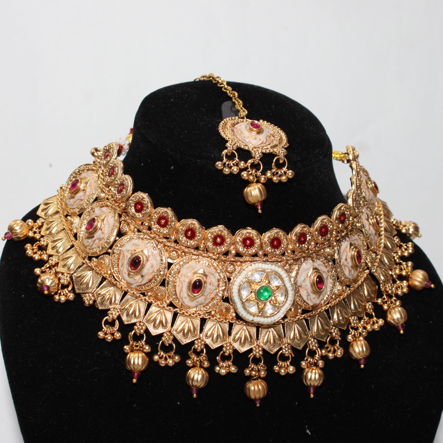 Neckles & Earrings - A-14
