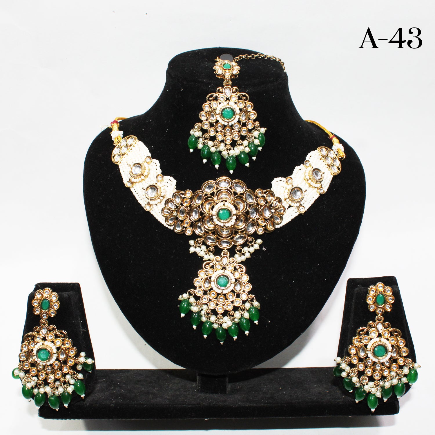 Neckles & Earrings - A-43