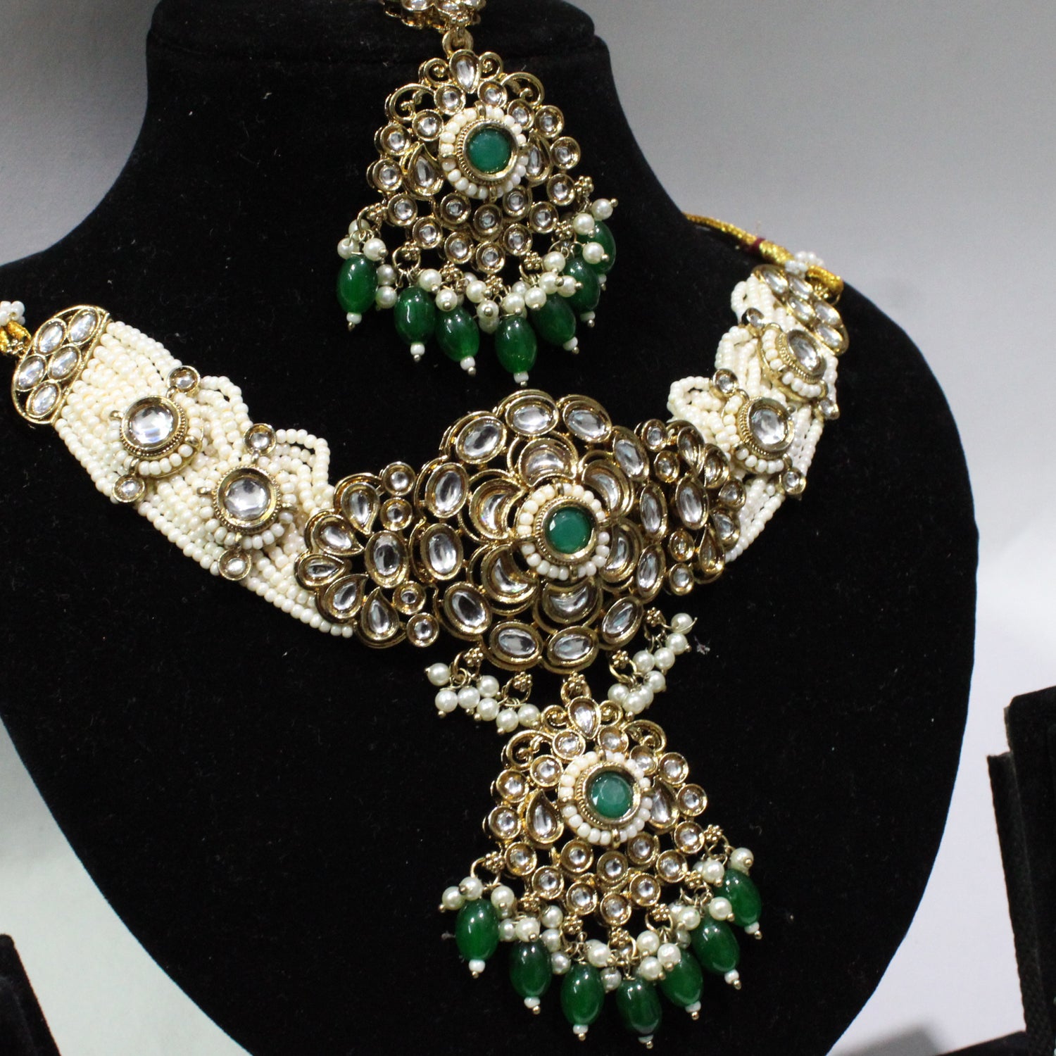 Neckles & Earrings - A-43