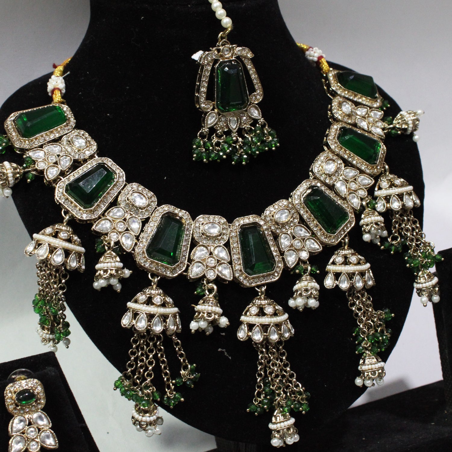 Neckles & Earrings - A56