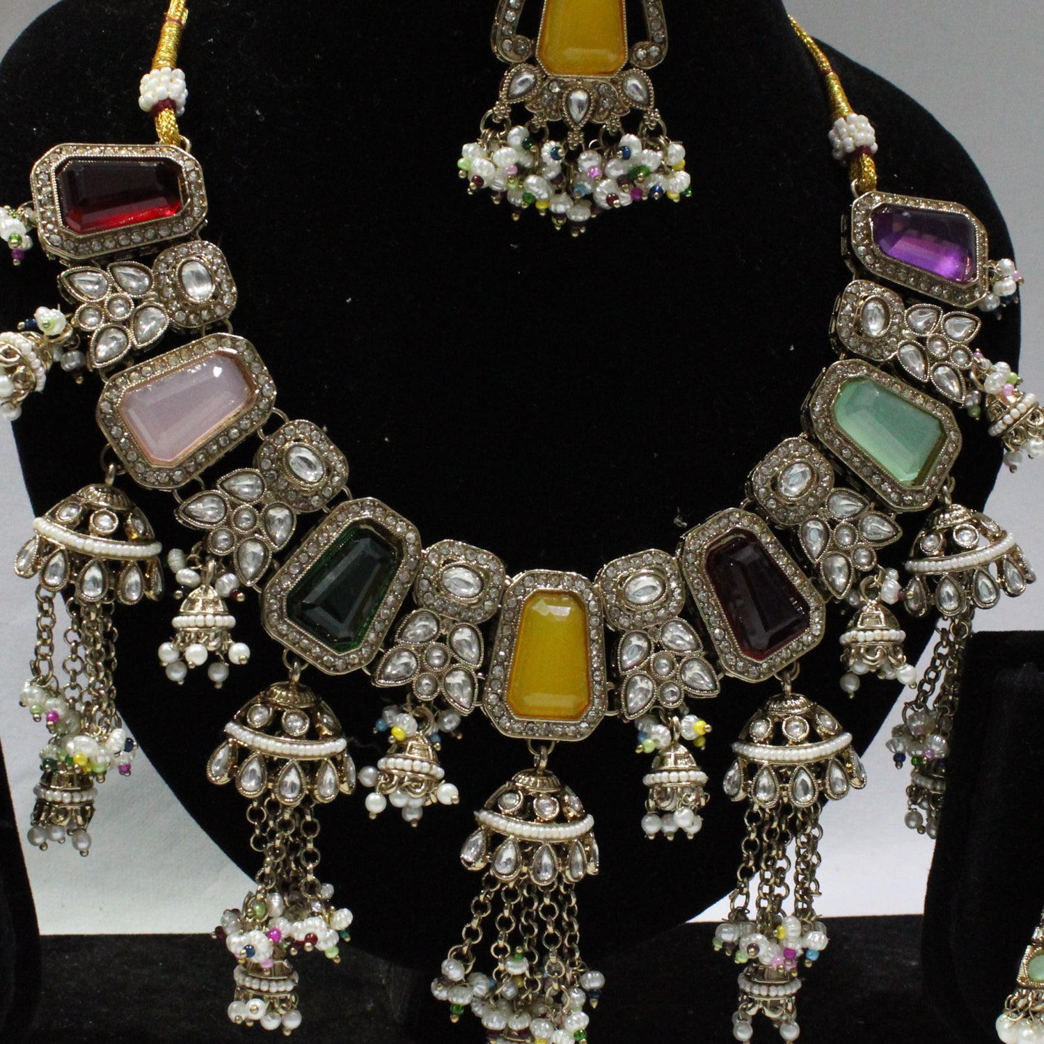 Neckles & Earrings - A54