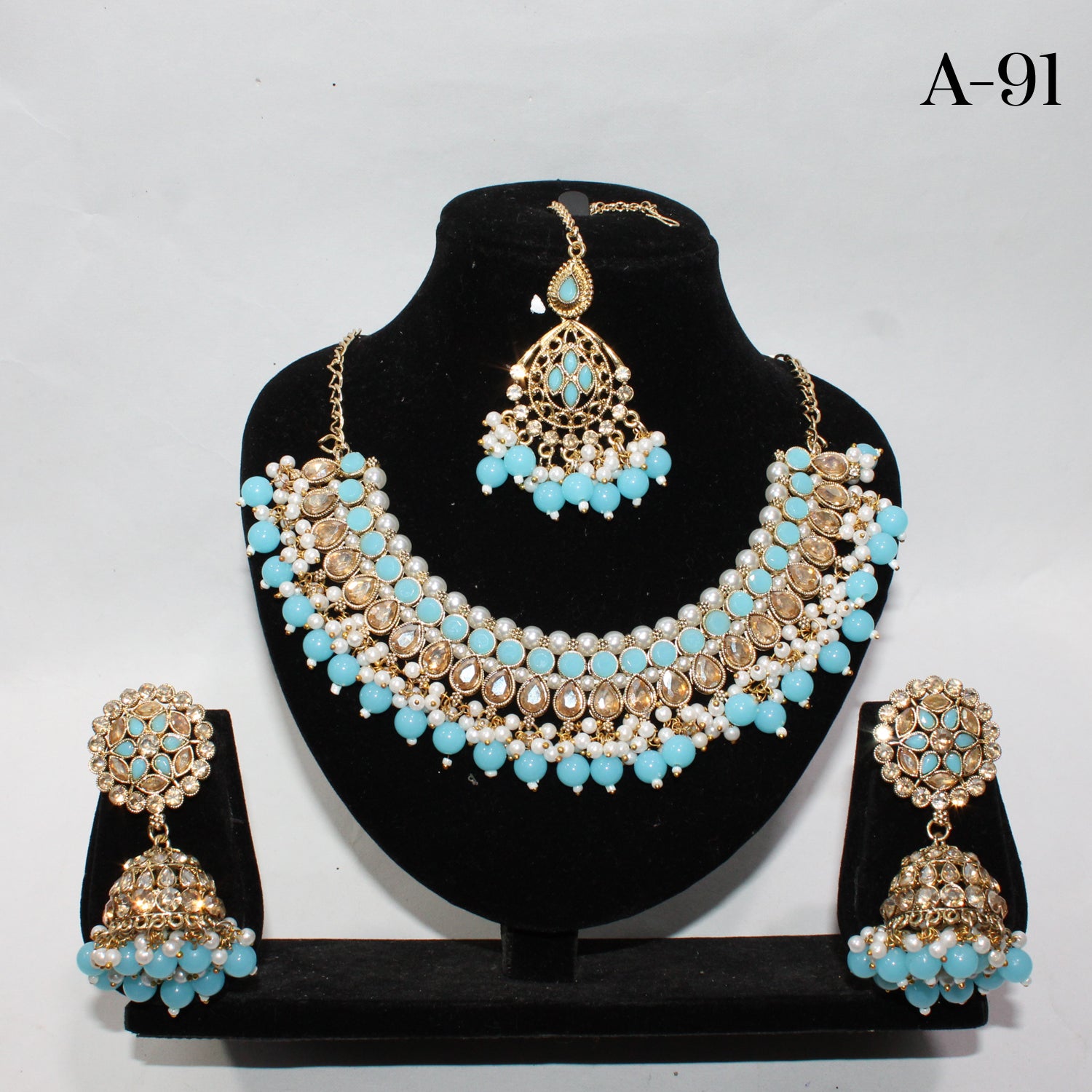 Neckles & Earrings - A91