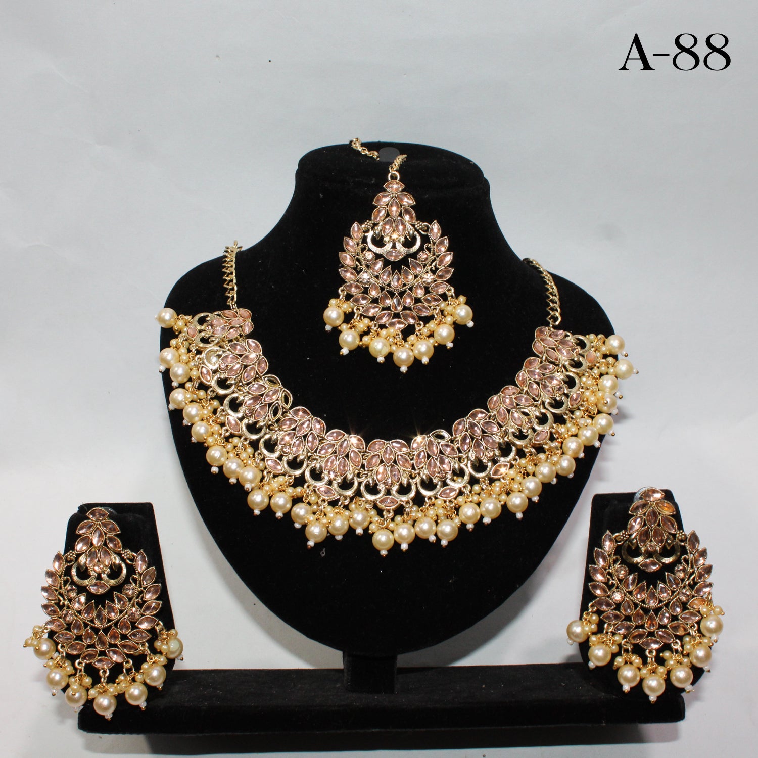 Neckles & Earrings - A -88